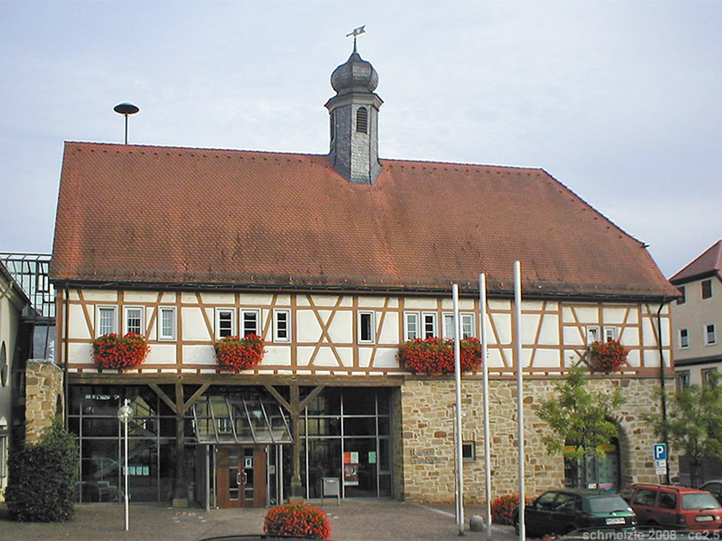 Rathaus-Erlenbach.jpg
				